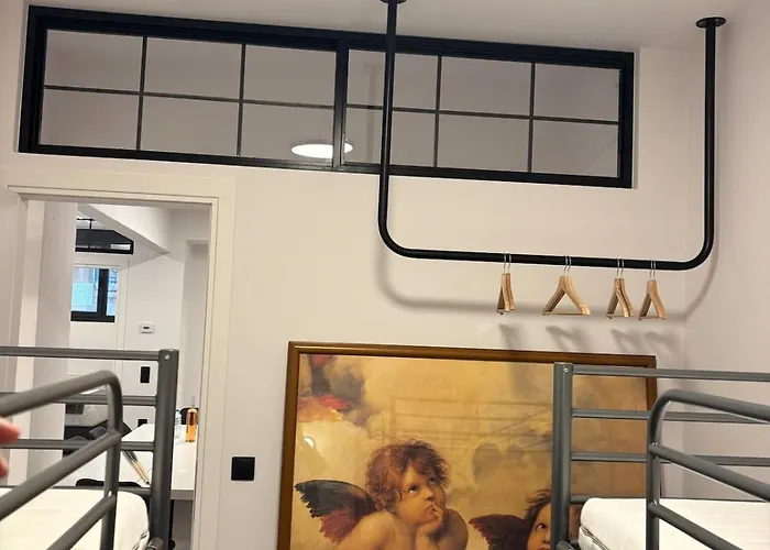 Rock N Roll Apartment, Downtown