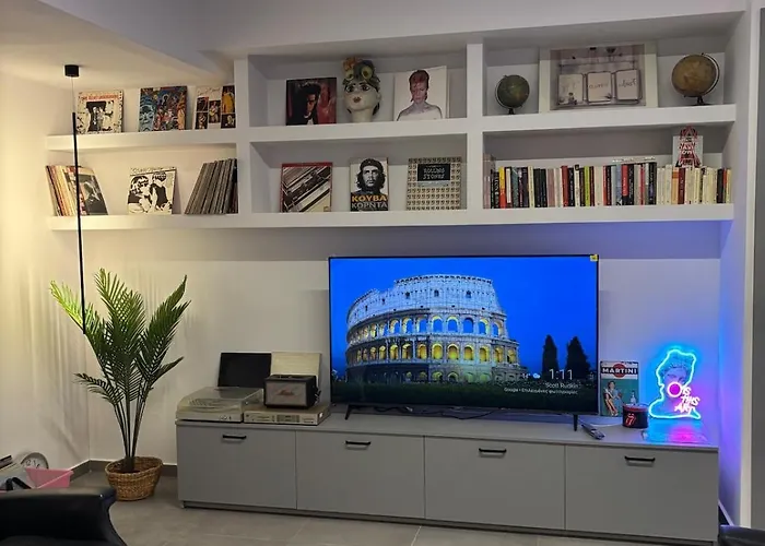 Rock N Roll Apartment, Downtown *
