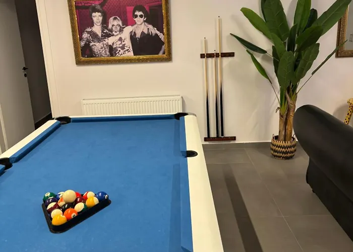 Rock N Roll Apartment, Downtown דירה