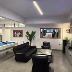 Rock N Roll Apartment, Downtown *