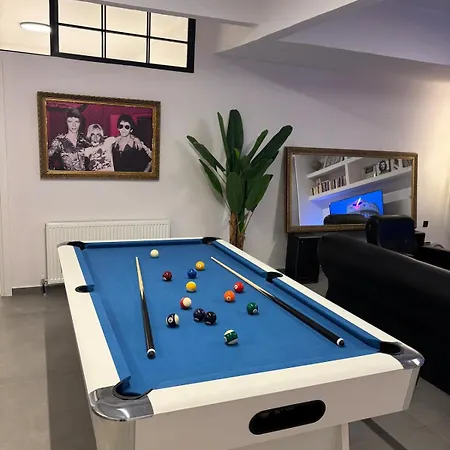 Rock N Roll Apartment, Downtown Apartman *